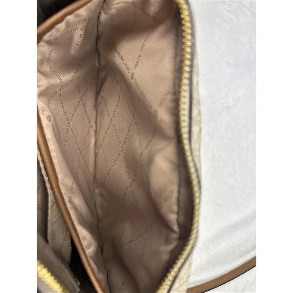 Michael Kors Jet Set Large Logo Crossbody Bag Vanilla Zip Chain Strap